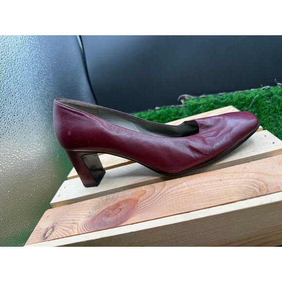 Bandolino  Pumps- Burgundy/Red- Size 6.5W - Picture 4 of 10